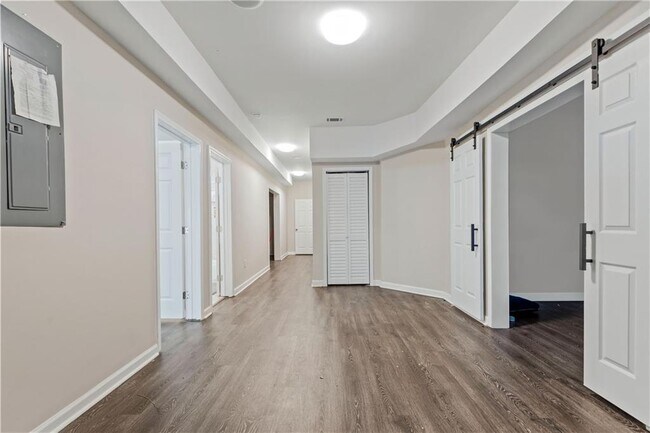 Building Photo - 3266 Cedar Crest Way