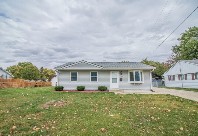 Building Photo - UPDATED 3BR HOME CLOSE TO JEFFERSON SCHOOL