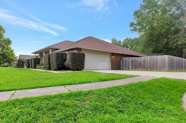 Building Photo - 6081 Dragonfly Way