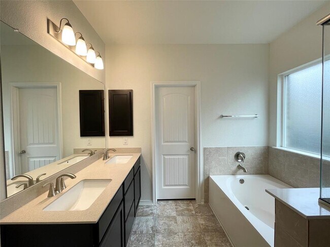 Building Photo - 168 Crimson Ln