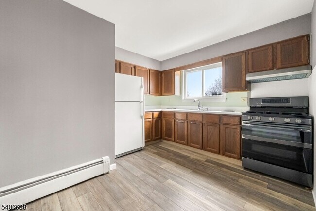 Building Photo - 301 Belleville Ave