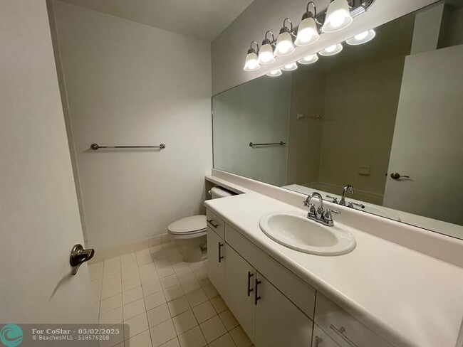 Building Photo - 4824 N State Rd 7