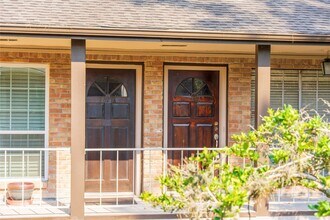 Building Photo - 829 Wax Myrtle Ln