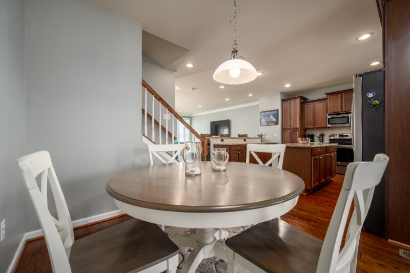 Building Photo - 9905 Seaside Ln