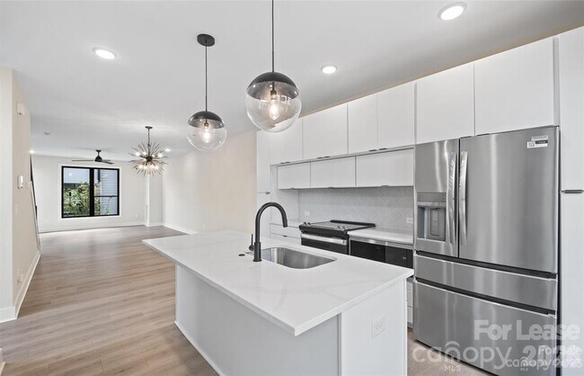 Building Photo - 4523 Radler Ct