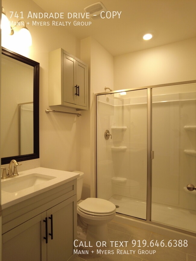 Building Photo - 741 Andrade Dr