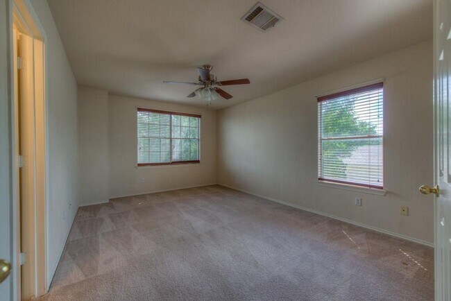 Building Photo - 1610 Vera Way