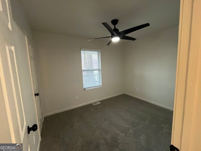 Building Photo - 507 Lakeshore Dr