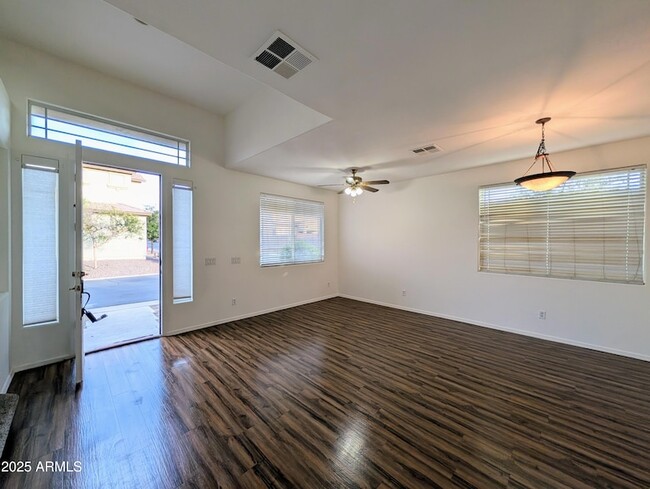 Building Photo - 3848 E Pollack St