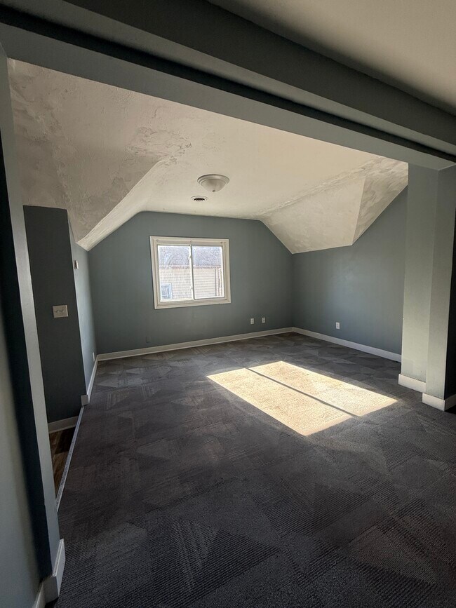 Building Photo - 825 Grand Ave