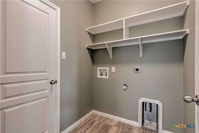 Building Photo - 808 Wyndham Hill Pkwy