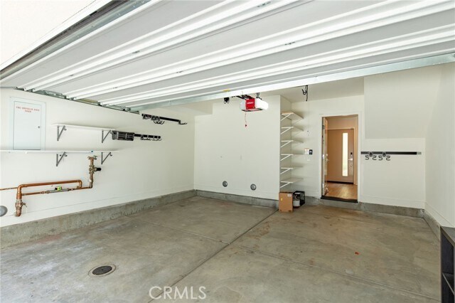 Building Photo - 10736 Bloomfield St