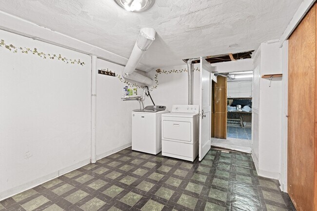 Building Photo - 26 Melvin St