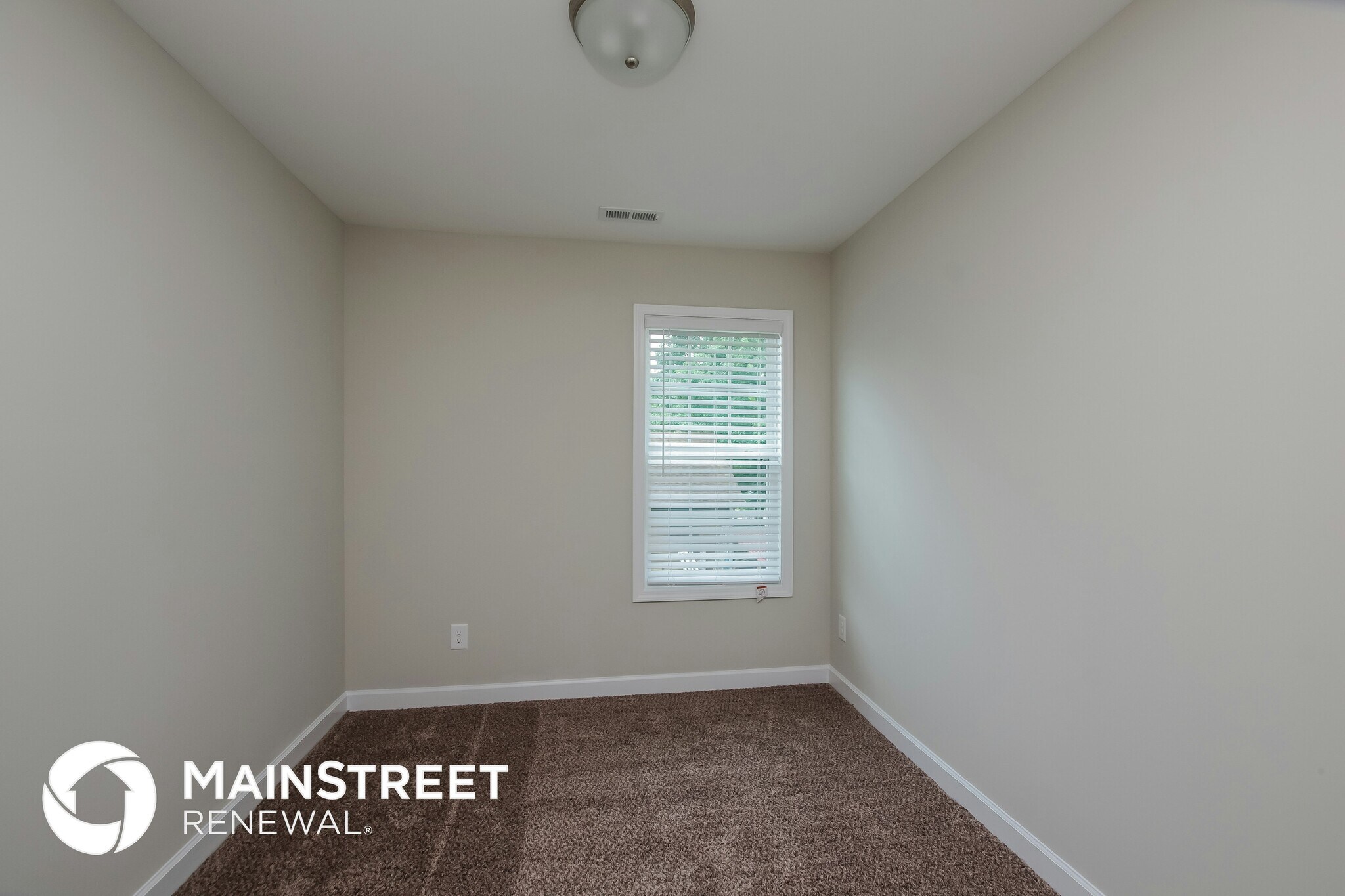 Building Photo - 492 Rogers Lake Rd E