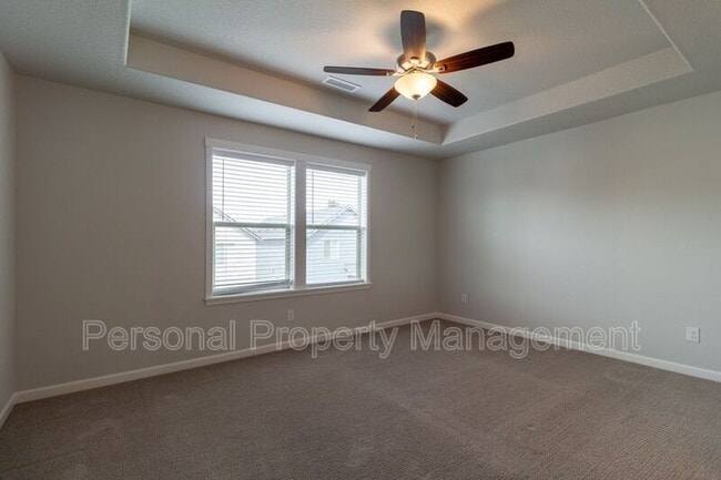 Building Photo - 5716 NE 58th Way
