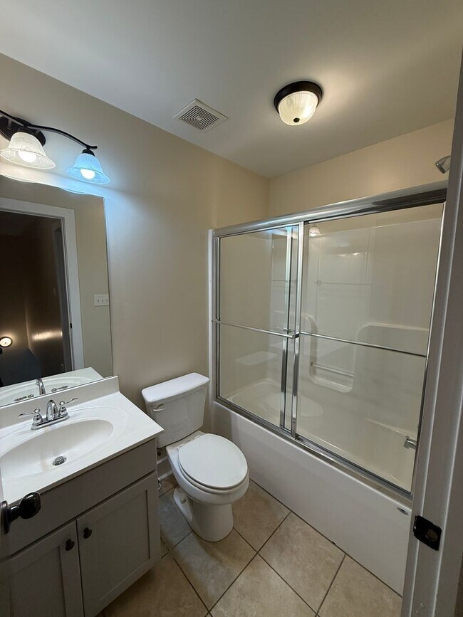 Building Photo - Charming Craftsman Home on Mitchell Bridge...