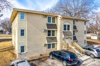 Building Photo - 6920 SW 9th St