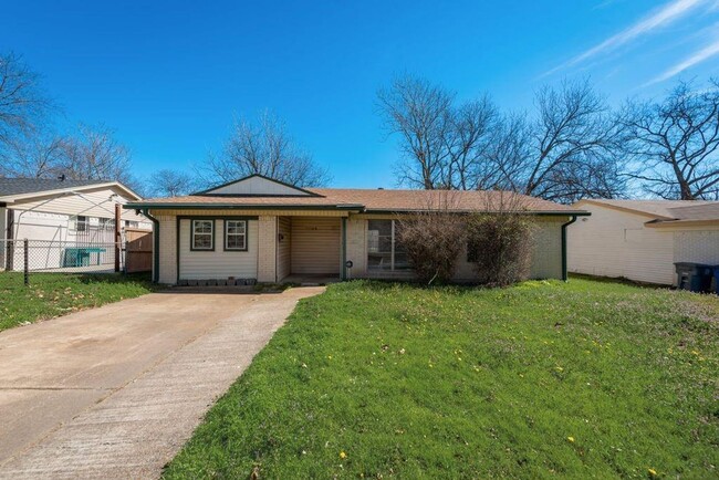 Building Photo - For Lease – Newly Renovated Home in the He...