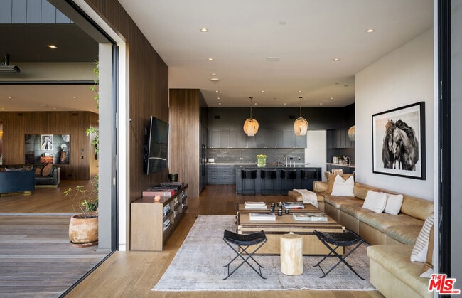 Building Photo - 1030 Somera Rd