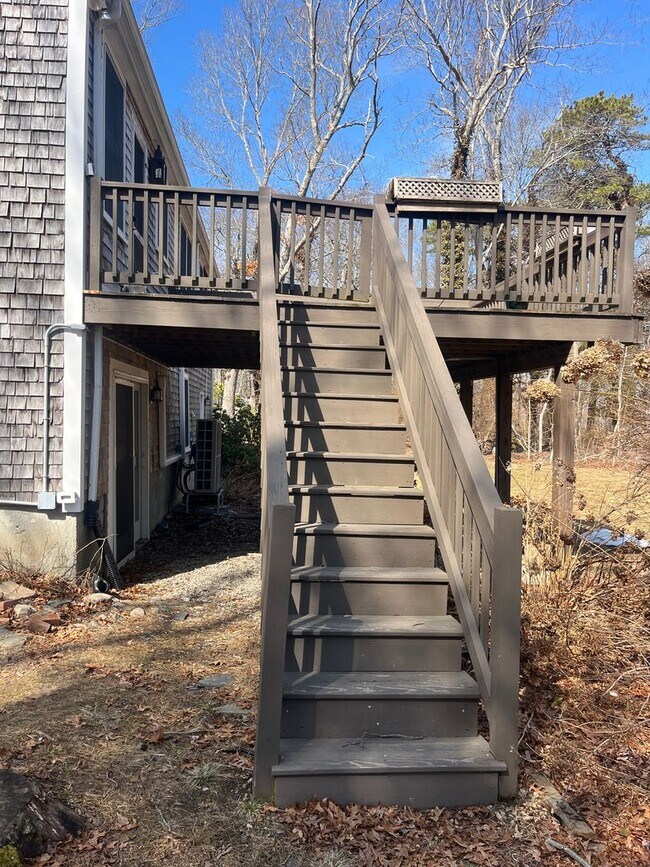 Building Photo - Great 3 Br / 2 Ba Split Level Home in Sandwich