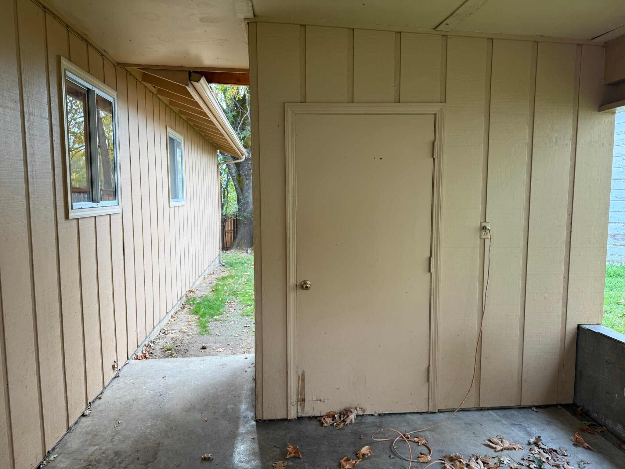 Building Photo - 1337 SW Foundry St