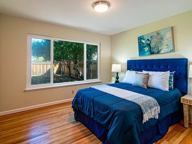 Building Photo - Spacious 5-Bedroom Home in Prime Sunnyvale...