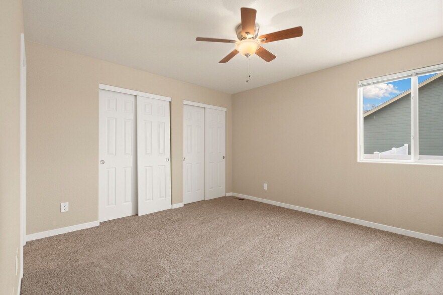 Building Photo - 3761 Mt Flora St