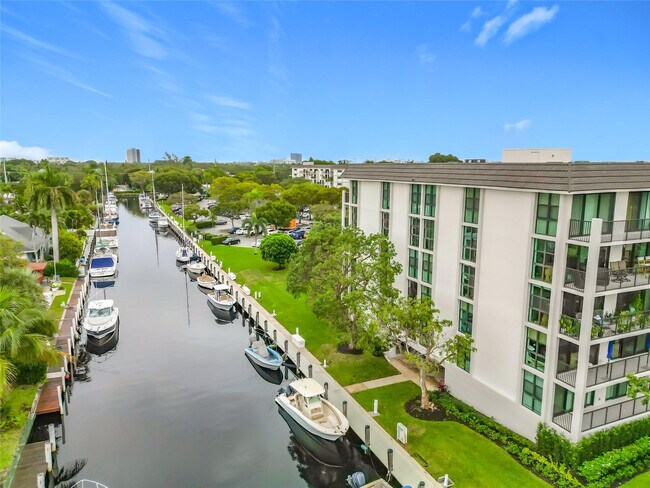 Building Photo - 1101 River Reach Dr