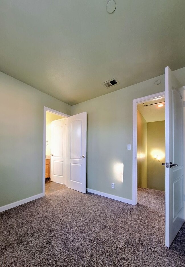 Building Photo - Beautiful 3bd Tri-level Home With Pool, Playground, & More!