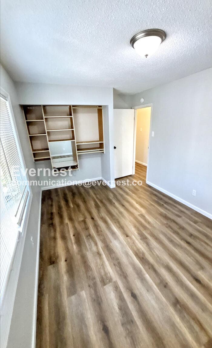 Building Photo - 2185 Cottontail Dr
