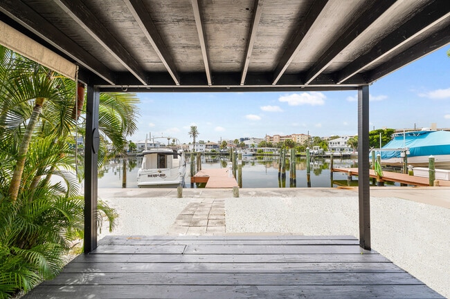 Building Photo - 231 E Madeira Ave