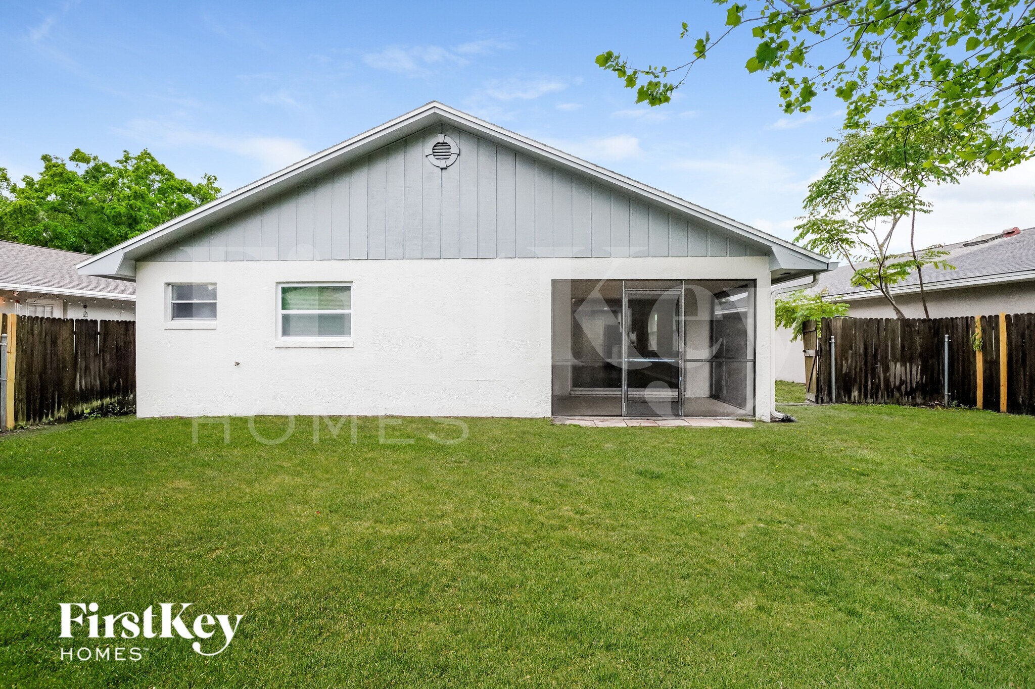 Building Photo - 10625 Wyndcliff Dr