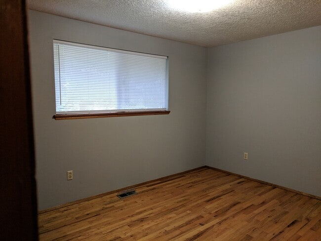 Building Photo - 3 bedroom Ranch style Home near Gresham