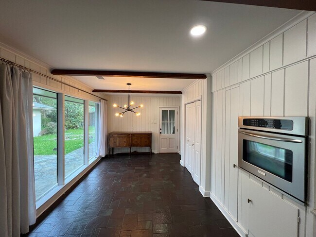 Building Photo - Beautiful Home on Esplanade across from Go...