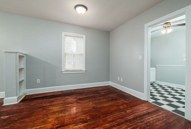 Building Photo - Discover Your New Everyday Haven in Hanahan!