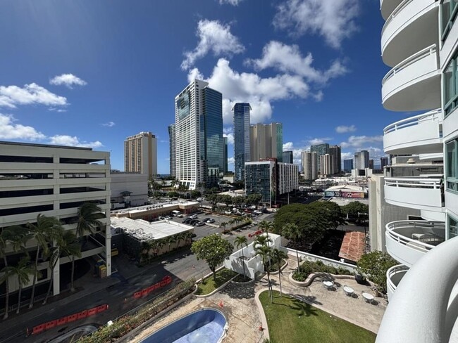 Building Photo - 1341 Kapiolani Blvd