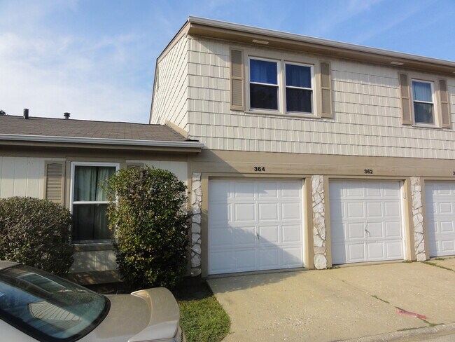 Building Photo - 362 Farmington Ln