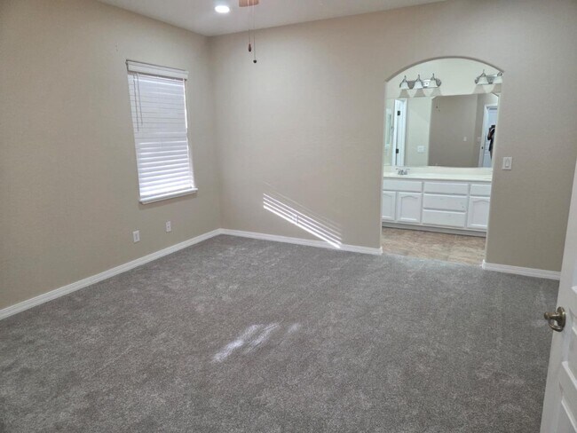 Building Photo - 328 La Paz St