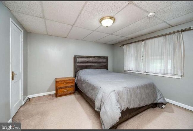 Building Photo - 321 Linden Ln