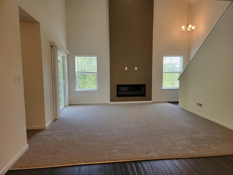 Building Photo - 30 Rollins Ln