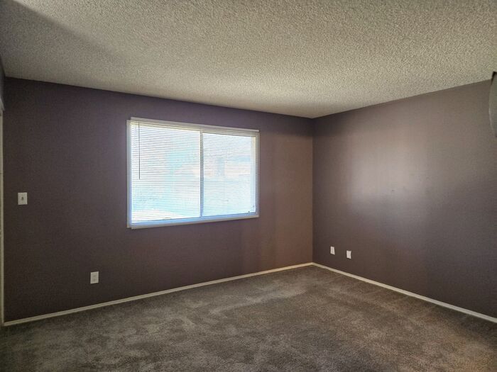 Building Photo - 4330 W Royal Palm Rd