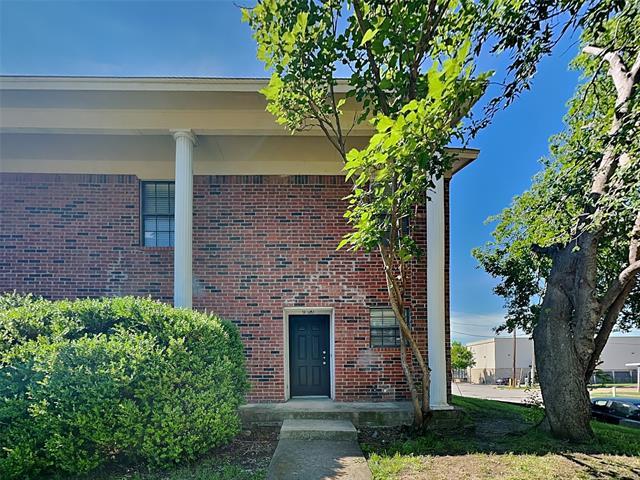 Building Photo - 930 Southmoor Dr