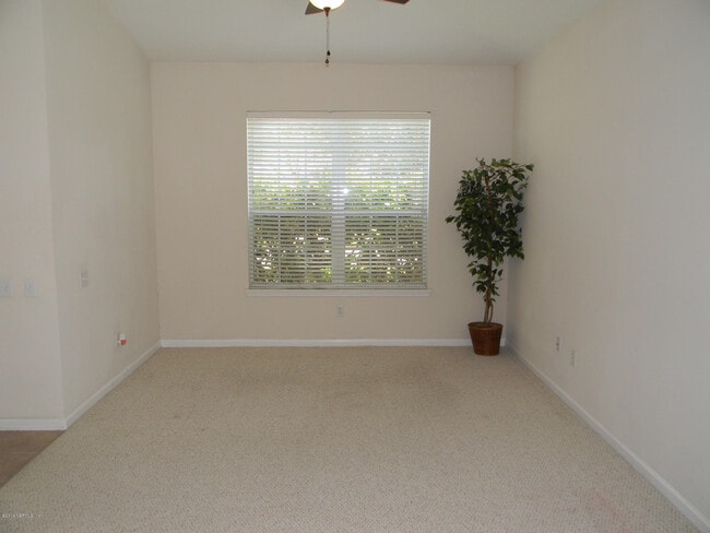 Building Photo - 10599 Roundwood Glen Ct