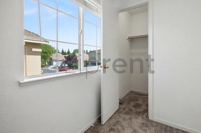 Building Photo - 1833 Blue Skies Way