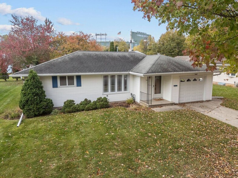 Building Photo - 1221 Kenwood St