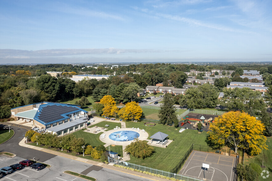 Aerial of Outdoor Amenities - Hunters Glen