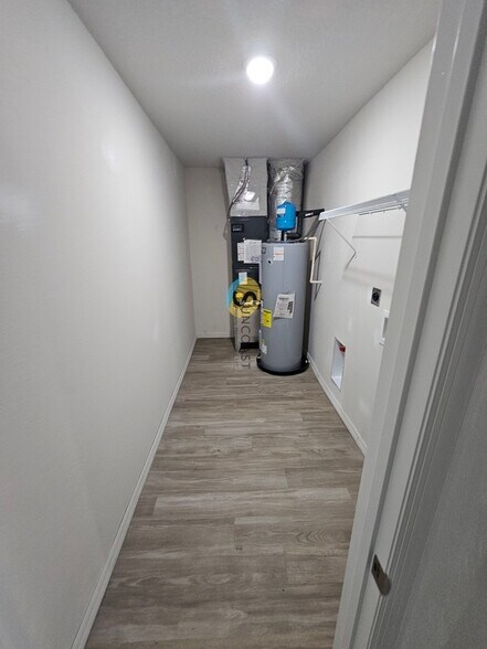 Building Photo - 22 Service Tree Pl