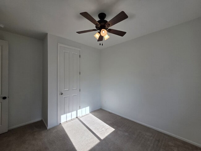 Building Photo - 25606 E Bayaud Ave