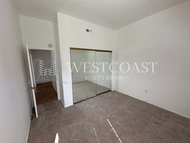 Building Photo - Beautiful Two-Story 3 Bed, 2 Bath Home in Calavera Hills Villas Community in Carlsbad