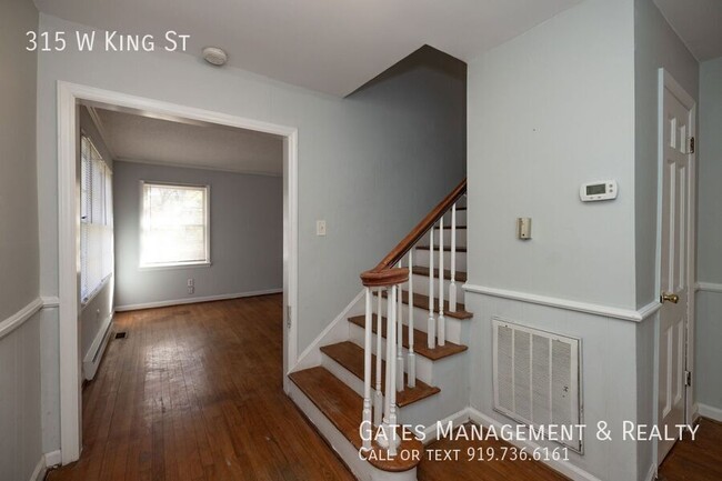 Building Photo - 315 W King St